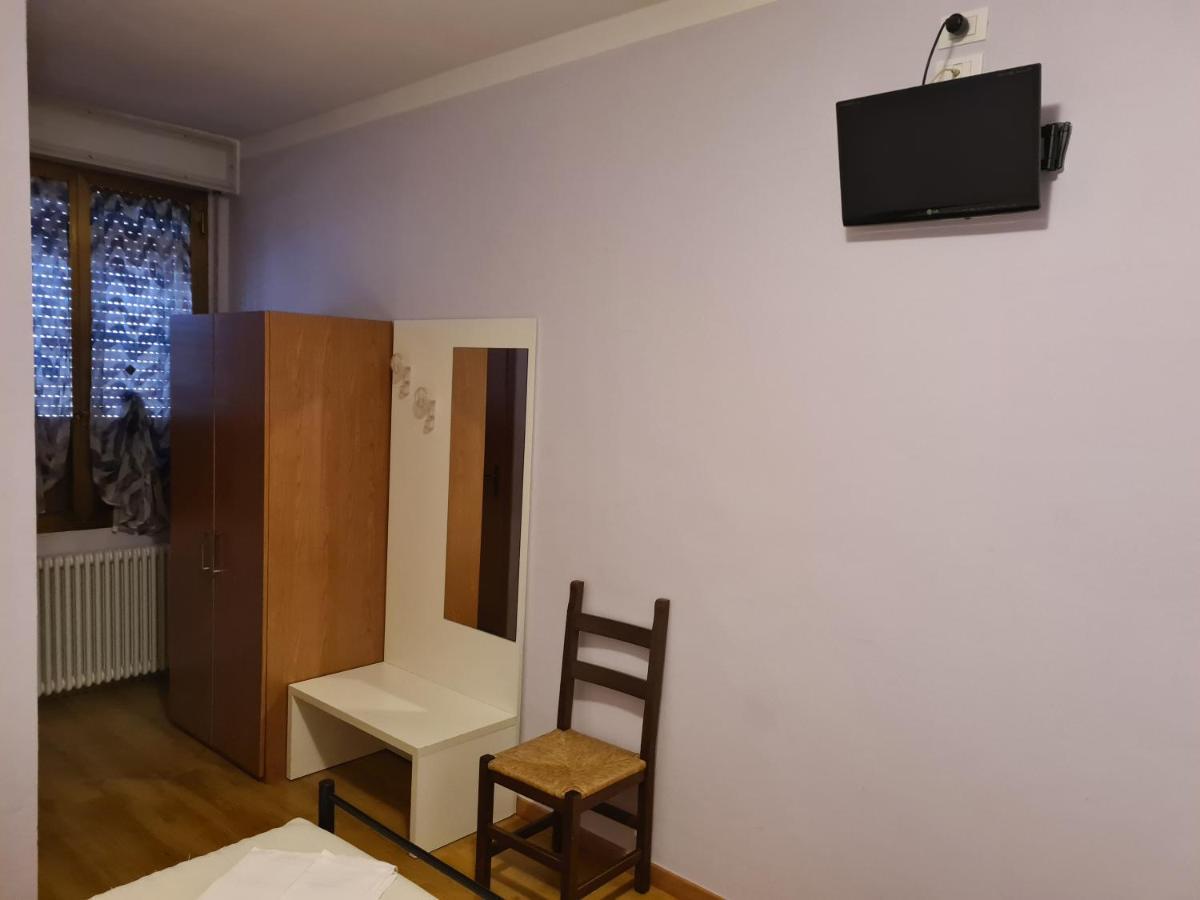 New Napoleonico Hotel Bondeno Bagian luar foto